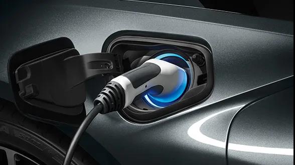 開発および改革委員会：中国と外国の企業が協力を深めることを奨励するために、新しいエネルギー車両政策システムをさらに改善する