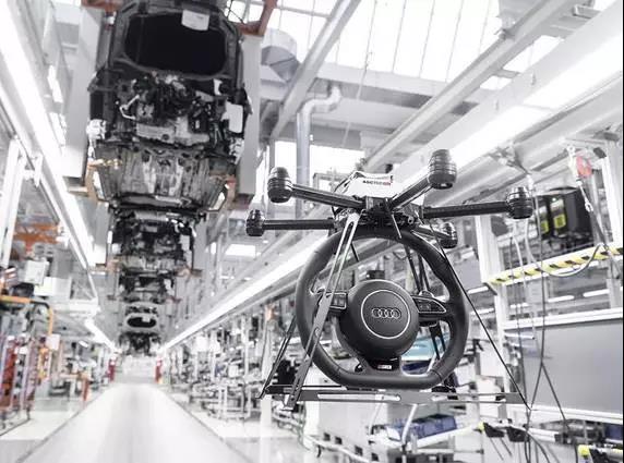 復刻-黒技術に満ちたアウディ工場への散歩